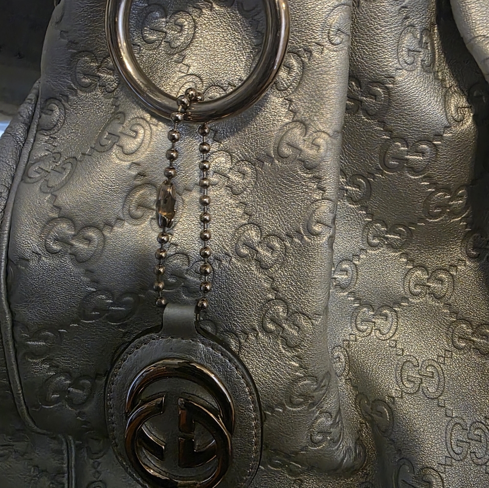Gucci Silver Monogram Heels and Shoulder Bag - Picture 8 of 11